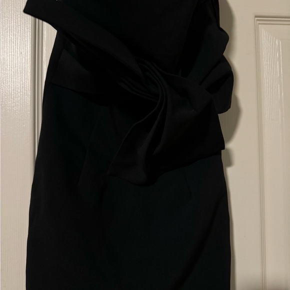 Beautiful Lively Dress from Bloomingdale’s - Picture 4 of 5